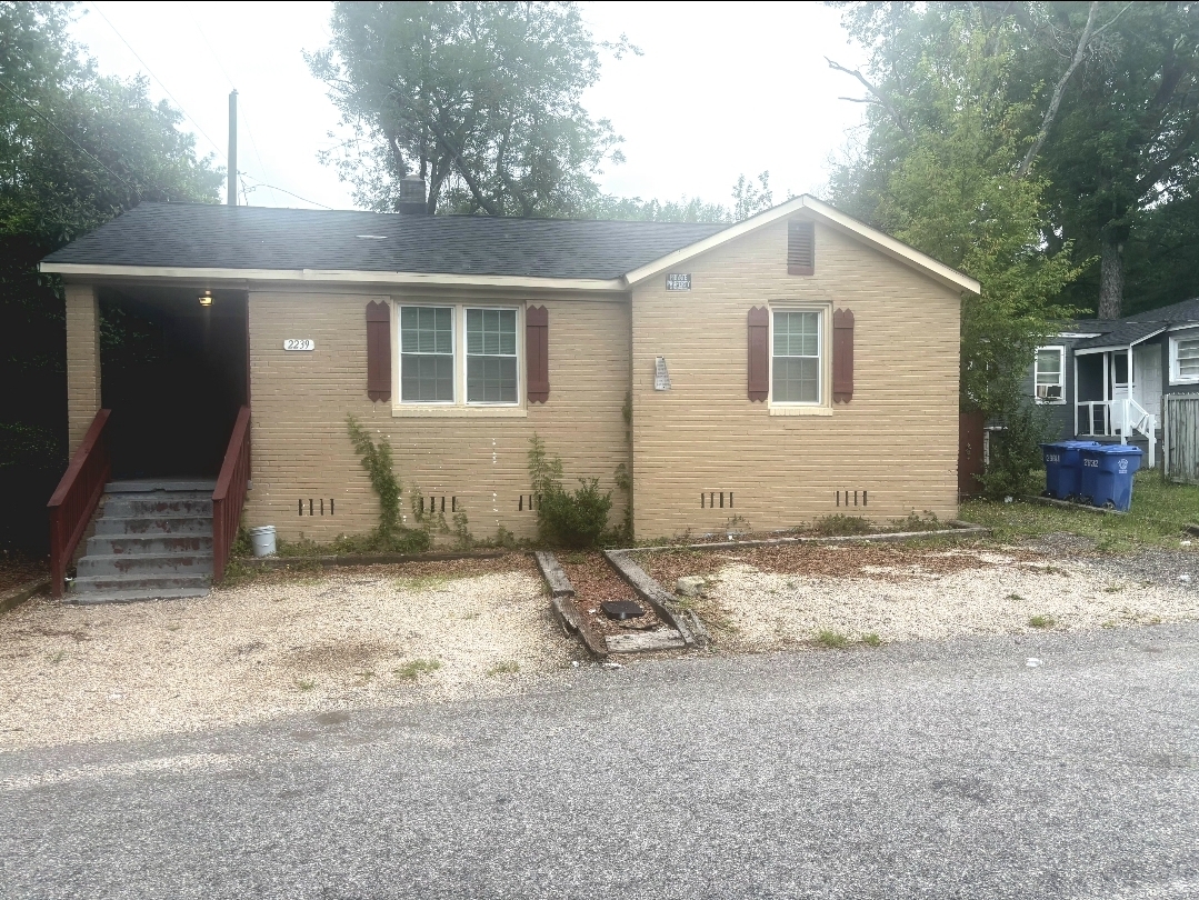 2239 Center Street