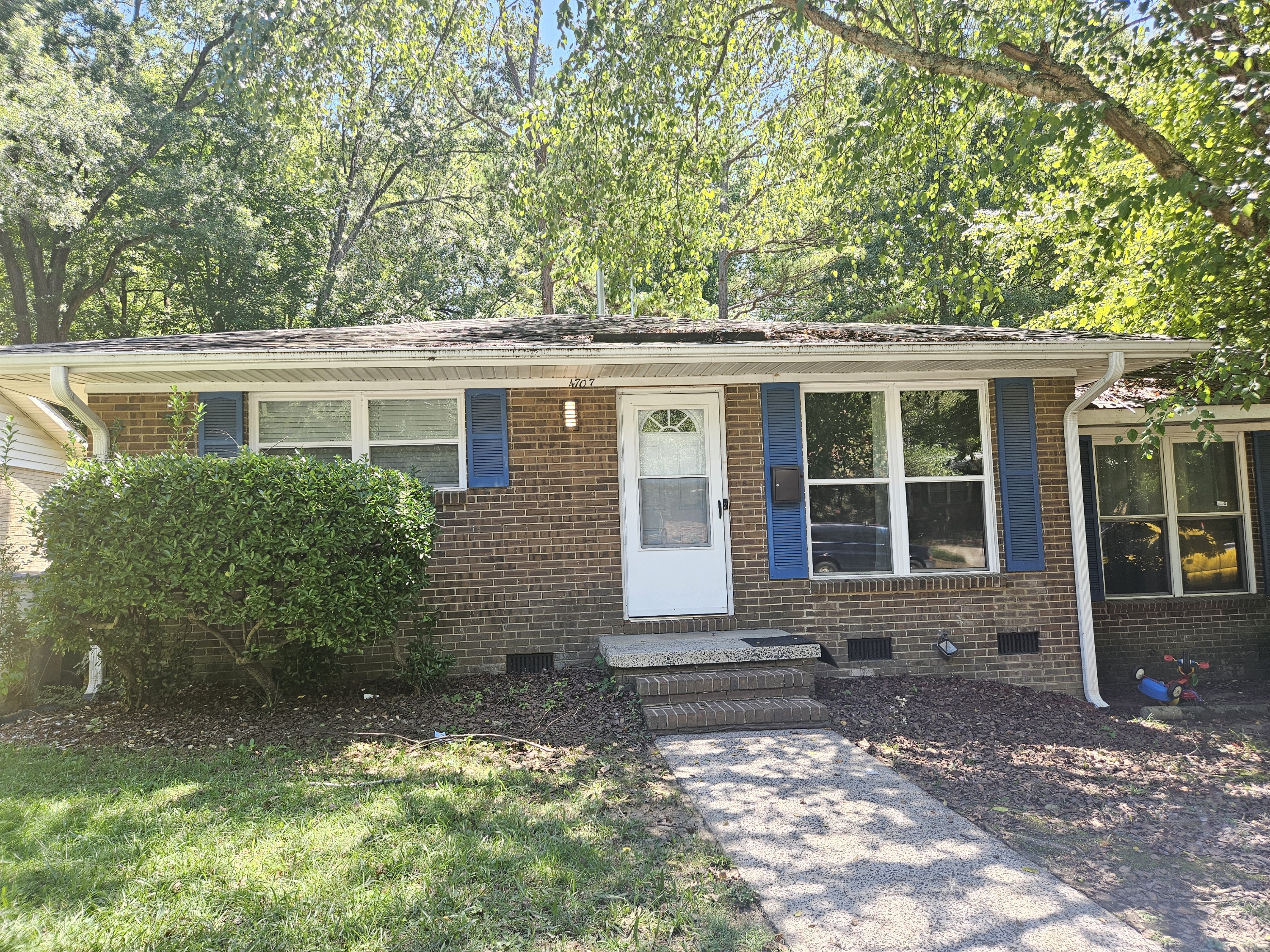 4707 Highlake Drive - 1